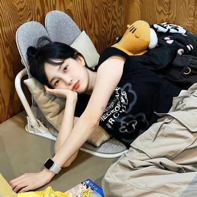 男生女生向前冲